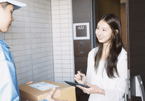 Tahzeel delivery van in UAE streets